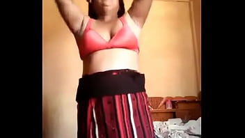 Preview 2 of Mom Teaches Porn - Me manda su pack por error