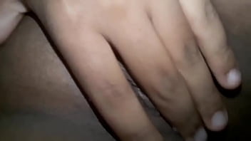 Preview 4 of Squirts And Cum - Novinha volta da praia cheio de tes&atilde_o