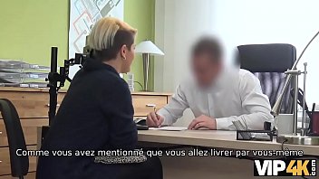 Preview 1 of Bustr Stemmom Lisa Ann - VIP4K. Un agent appelle Lussy Sweet pour un rendez-vous mais elle le baise au bureau