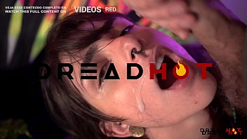 Preview 1 of Beautigul Girl On Bed Sex - Morena gostosa chupando at&eacute_ tomar porra na boca - Dread Hot