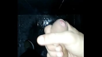 Preview 1 of Film Xxx Gay Prison - Batendo uma antes do trabalho