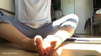 Preview 3 of Wamiqa Gabbi Porn Videos - Dancer&#039_s Wrinkled Soles