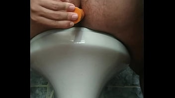 Preview 1 of Www Xxx Video Com 3g Play Video - Gozando com a cenoura