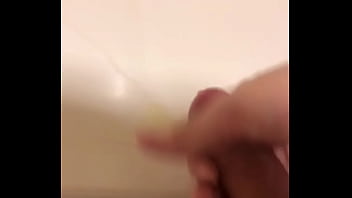Preview 3 of Debo Sousay - 公衆トイレで射精
