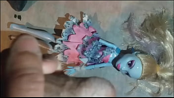 Preview 1 of Leticia - Compilaci&oacute_n #13 facial a mis nuevas mu&ntilde_ecas Monster High