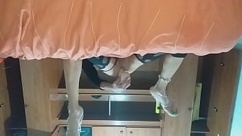 Preview 1 of Assliking Lesbian Mom - Travesti latina se clava enterito en el culito su juguetito nuevo