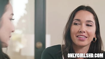 Preview 2 of Brother In Law Sister In Law Sex - Avery&#039_s Appreciation: A Tender Sex with Karlee