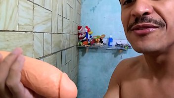 Preview 2 of Girls Sperm Xxx - YOUTUBER ENSINANDO COMO CHUPAR UM PAU