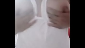 Preview 3 of Beautyf Tits - Mi esposa mostrando las tetas