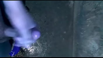 Preview 4 of Sma Handjob - Desperdiciando