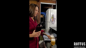 Preview 1 of George Uhl Video - Esposa safada com tes&atilde_o chamando marido pra fuder - Ana Rothbard