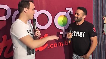 Preview 2 of Mom Famale - #TBTPapoMix - Ator Porn&ocirc_ Brenno Santiago no PapoMix - entrevista exibida em julho de 2015 - Parte 1 - WhtasApp PapoMix (11) 94779-1519