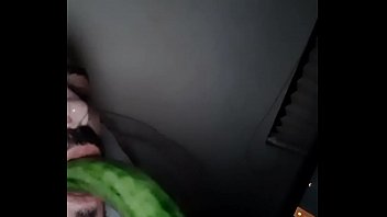 Preview 1 of Trisha Latina - TRAGO UN PEPINO GARGANTA PROFUNDA
