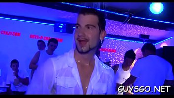 Preview 2 of Ttishaxxx Webcam Colombiana - Avid men gloryhole party
