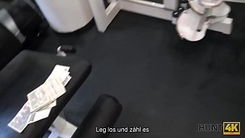 Preview 1 of Cutedianas Room - HUNT4K. Das gro&szlig_artige junge M&auml_dchen Linda Sweet liebt nur Sport,  Geld und Sex