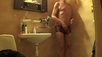 Preview 1 of Sashas Nunu - Roger Virre in the shower