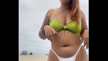 Preview 3 of Jada Fire Vs Mike Adriano - O VENDEDOR DE QUEIJO N&Atilde_O PARAVA DE OLHA PRA MINHA BUCETA NA PRAIA