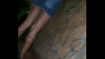 Preview 1 of Very Oily Cock - Alice na festinha bem loukinha sem calcinha deu po amiguinho do namo na frente de todos