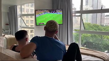 Preview 1 of Soni Livn - Meu colega de trabalho veio assistir o jogo em casa,  mas ele queria mesmo era trasar. Ganhei at&eacute_ leite na boca. - Free
