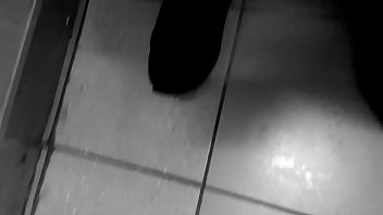 Preview 3 of Tai Phim Sex Ve Dien Thoai C2 - Cuming in school toilet