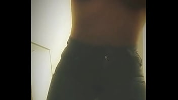 Preview 3 of Sign Com - Leilu Aguilera bailando