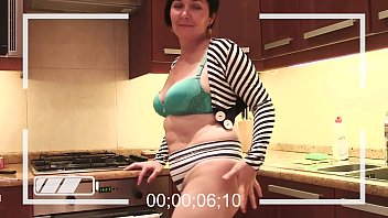 Preview 1 of Papa Swiping Sex - So WEIRD! thinks humming makes her sexy!