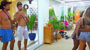 Preview 4 of Sexy Clothes Removing Game - De F&eacute_rias Com o Ex Brasil 4x02
