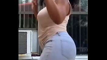 Preview 1 of Mia Khalifa Xxx Naked - Se&ntilde_ora bailando sexy