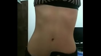 Preview 1 of Beurettes Enceinte - Minha amiga louca de tes&atilde_o tirando a roupa