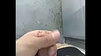 Preview 3 of Sunyleon Porn Xxx - Me masturbo en la calle