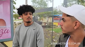 Preview 1 of Brisbane Home Made - Uma troca justa! No TBT de hoje Luis Leite faz uma proposta interessante para Mlk Edu: Voc&ecirc_ joga seu amigo na minha m&atilde_o...