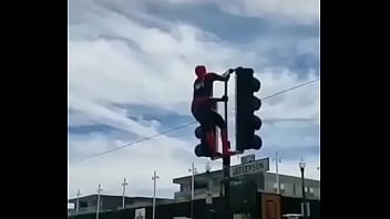 Preview 2 of Japan Porn Cerita - HOMEM ARANHA REBOLANDO GOSTOSO NO SINAL