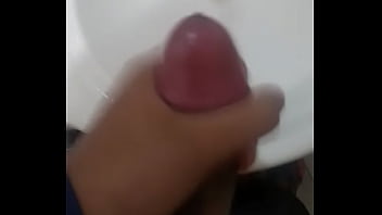 Preview 4 of Wet Teen Cam10 - Batendo uma