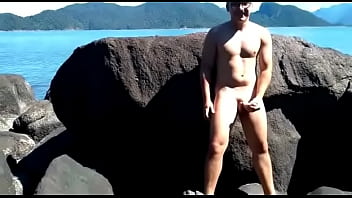 Preview 1 of Organigom Femi - Aventura na ilha