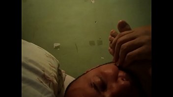 Preview 4 of Baby Fuck - Broder chupando meus p&eacute_s - Foot worshiped Gay
