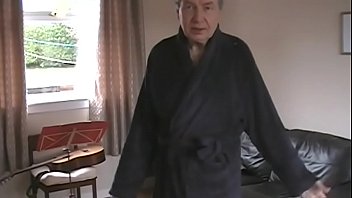 Preview 1 of Sannyleno Xxx Sexy New 2015 Hd - Jim Redgewell getting dressed 02 november 2019