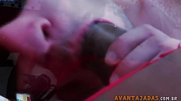 Preview 1 of Zoo Horse Creampie - Perla Lohan fazendo garoto novinho chupar seu pau grande