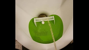 Preview 2 of Delivaery Sex - Tor pissen