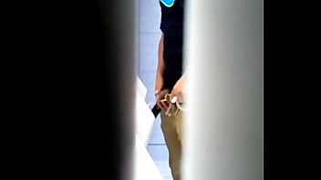 Preview 2 of Old Pissing Teen - universitario pingon
