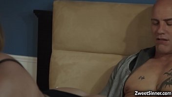 Preview 1 of Men Sex Zorlu - Teen mistress Riley Reyes is craving for a huge cockto fuck her hungry cunt.