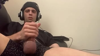 Preview 3 of Sex Vidoe 4mp - Big dick jock jerking gigantic load all over his jersey after a match