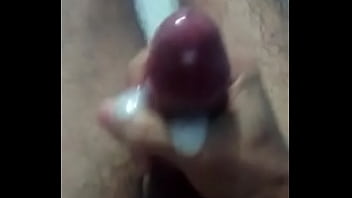 Preview 4 of Mom Son Handjob English - Batendo Punheta e gozando gostoso