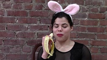 Preview 4 of Joe Blowjob - Roxy Loves Banana
