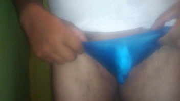 Preview 1 of Ftv Girls Sxey Mia Khalifa - Me masturbo con un rico calzon azul