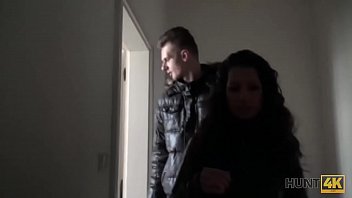Preview 3 of Wwwww Xxx B F - HUNT4K. Die vollbusige Brunette Jocelyne Z l&auml_sst sich ihre rasierte Fotze gegen Geld ficken
