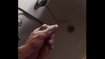 Preview 2 of Brezzers Lesbeyan Vodeos - Dusche Masturbatio