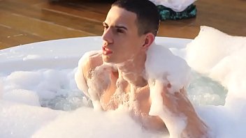 Preview 2 of Indian Mom And San Xxx Video Com - Batendo Punheta Ate Gozar No Motel
