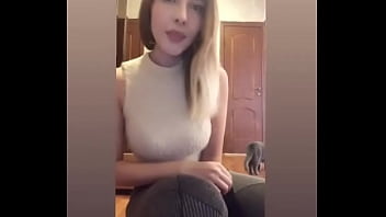 Preview 1 of Mom Creampied - Youtuber Alissa haciendo twerking