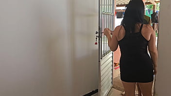 Preview 1 of Real Teen - sexo arriscado,  enquanto meu marido estava no banho transei com amigo dele,  quase fomos pego.