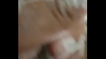 Preview 1 of Kuwait Oral Sex - Hetero com Muito tes&atilde_o no Chuveiro (parte1)